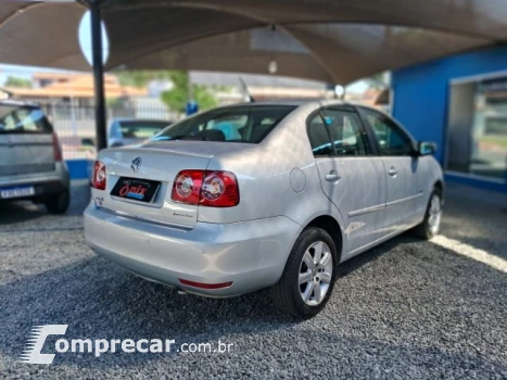 POLO SEDAN - 1.6 MI COMFORTLINE 8V 4P AUTOMATIZADO