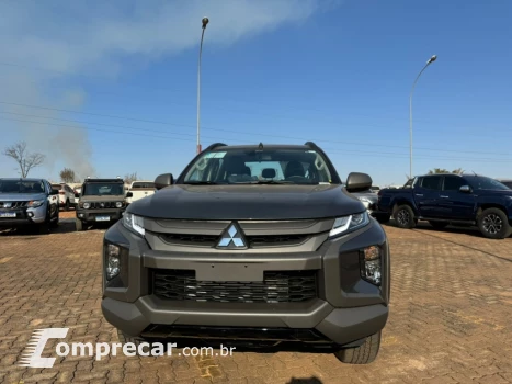 Mitsubishi L200 TRITON 2.4 16V Turbo Outdoor HPE CD 4X4 4 portas